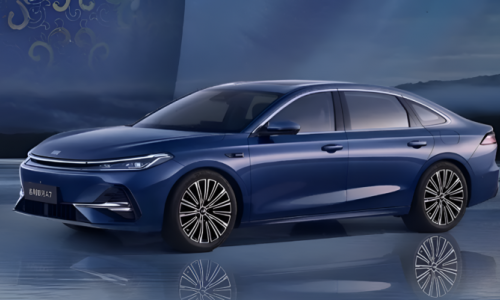 Geely Galaxy A7 PHEV начинает предпродажу в Китае по цене от 1,13 млн рублей