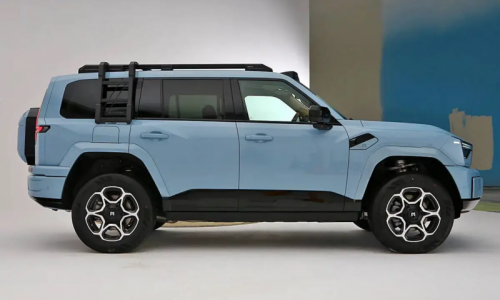 Стартуют предварительные продажи внедорожника Dongfeng Warrior M817 мощностью 912 л.с.