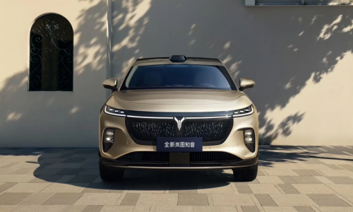 Интерьер Voyah Courage был представлен в преддверии августовской презентации с использованием рекламы Huawei 4.0