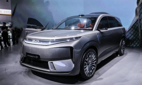 Большой внедорожник BYD Dynasty в камуфляжной расцветке, который, как ожидается, поступит в продажу в Китае к концу 2025 года