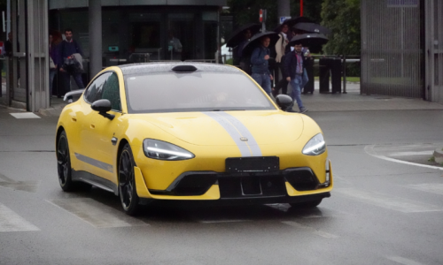 Xiaomi SU7 Ultra был замечен на заводе Ferrari, где, по слухам, в этом году появится новый суперкар марки BEV