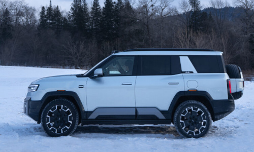 Гибридный внедорожник Denza B8 от BYD представлен для Африки и Ближнего Востока