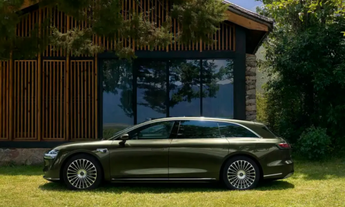 Представлен интерьер 5,2-метрового универсала Stelato S9T от Huawei, предварительные продажи которого начинаются 18 августа