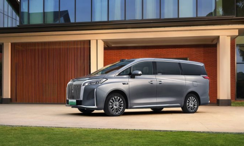 Минивэн Wey Gaoshan 7 PHEV от Great Wall Motor, предпродажа которого состоится 10 сентября, дебютирует на автосалоне в Чэнду