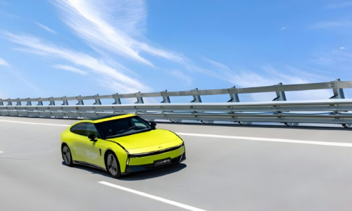 Новый Xpeng P7 может самостоятельно перемещаться от производственной линии к месту отгрузки в Китае