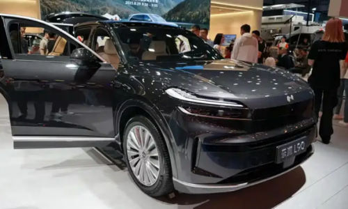 Onvo от Nio добилась рекордных поставок в августе и представила семиместный L90 на автосалоне в Чэнду