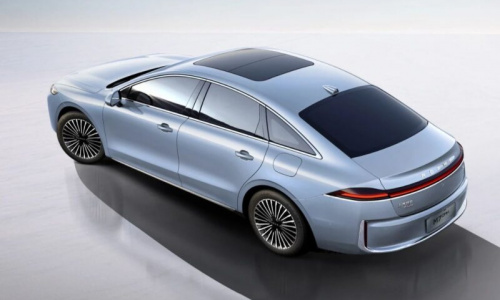 Предварительная продажа Roewe M7 PHEV от SAIC с запасом хода 2050 км начинается по цене 1,1 млн рублей