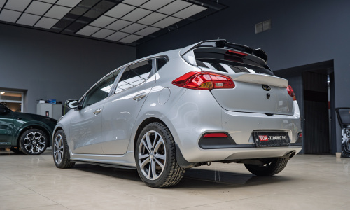 Тюнинг обвеса Kia Ceed 2: элероны на передний бампер, спойлер, пороги X-force