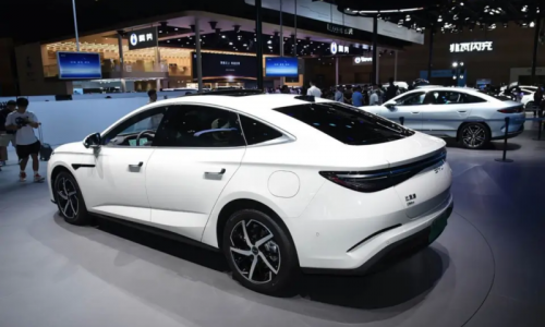 Компания BYD представила свой седан 2026 Seal 07 DM-i с системой God's Eye B