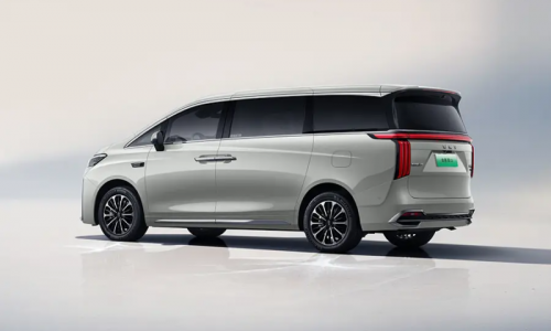 Внедорожник Wey Gaoshan 7 мощностью 452 л.с. от GWM продается по цене 3,2 млн рублей