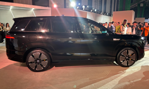 Компания BYD представила Denza N8L: более доступная модель Denza N9 стоит от 3,36 млн рублей