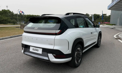 Компания Hyundai в Пекине представляет новый электрический внедорожник Hyundai EO по цене от 1,4 млн рублей