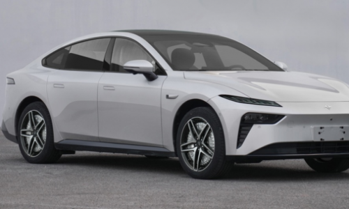 En 007 от Dongfeng станет первым в Китае и единственным в мире серийным электромобилем с четырьмя встроенными двигателями