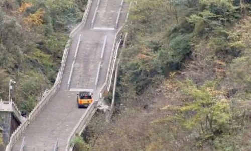 Испытание Chery Fulwin X3L на подъеме по горной лестнице закончилось неудачей (+ВИДЕО)