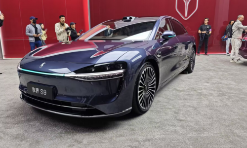 Компания Stelato от Huawei представляет новый седан S9 среднего и большого размера по цене от 3,5 млн рублей