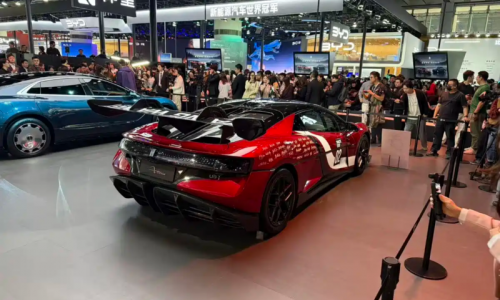 Компания BYD представила 3000-сильного электрического монстра Yangwang U9 Xtreme на автосалоне в Гуанджоу 2025