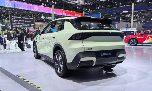 Электрический внедорожник 2026 Changan Nevo Q05 с запасом хода 506 км стоит от 11 200 долларов В Китае