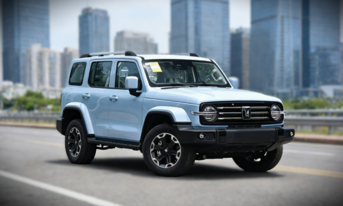 Tank 300 Hi4-T от GWM оснащена аккумулятором CATL и более мощным двигателем стоит от 2,7 млн рублей