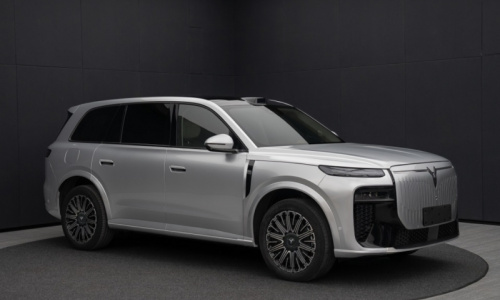 Гибридный внедорожник Voyah Taishan 8: максимальная мощность 657 л.с., длина 5,2 метра