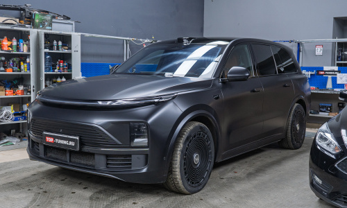 Защита лобового стекла Lixiang L9 пленкой RAYNO