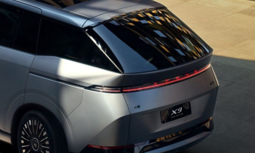 Обновленный полностью электрический минивэн Xpeng X9 будет иметь максимальную дальность хода 750 км и три чипа Turing AI на 2250 оборотов