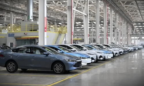 В 2026 году Китай введет первый в мире обязательный стандарт энергопотребления электромобилей, ограничив потребление двухтонных моделей 15,1 кВт*ч на 100 км