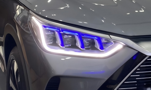 Китай совместно с Geely, GWM и более чем 30 участниками отрасли запускает инициативу NEV по повышению качества интеллектуального освещения транспортных средств