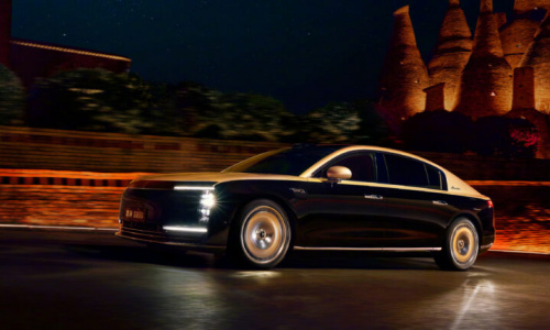 Maextro S800 от Huawei превзошел по продажам конкурентов из Porsche, BMW и Maybach в Китае