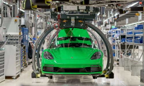 Продажи Porsche в Китае снизились на 26% в 2025 году до 42 000 единиц в условиях спада цен на автомобили класса люкс и усиления конкуренции за местные электромобили высокого класса