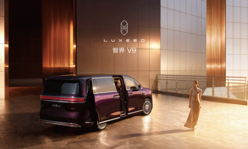 Появились официальные изображения Luxeed V9 EREV MPV: подушка безопасности в шлеме, запас хода 1200 км, кислородный генератор