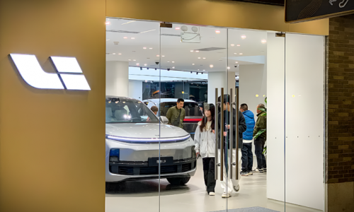 Li Auto закроет около 100 дилерских-центров-  Китае, так как поставки в 2025 году упадут на 18,8% в годовом исчислении