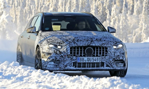 Шпионские снимки нового универсала Mercedes-AMG C 53, оснащенного шестиступенчатой трансмиссией