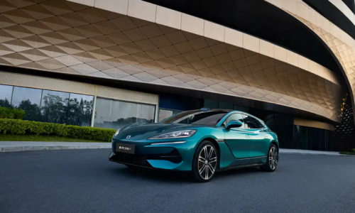 Denza Z9/Z9GT от BYD заявлен с запасом хода до 1068 км и мощностью до 1140 лошадиных сил