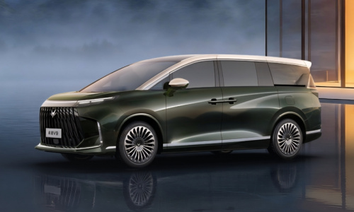 Компания Arcfox представила первый в мире внедорожник MPV с каркасом качения и магнитореологической адаптивной системой подвески