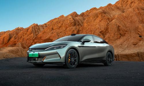 BYD Han L DM получил увеличение запаса хода на электротяге после обновления программного обеспечения