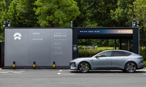 Компании Nio потребовалось два дня, чтобы установить новый рекорд по ежедневной замене аккумуляторов, поскольку туристический ажиотаж в Китае продолжается