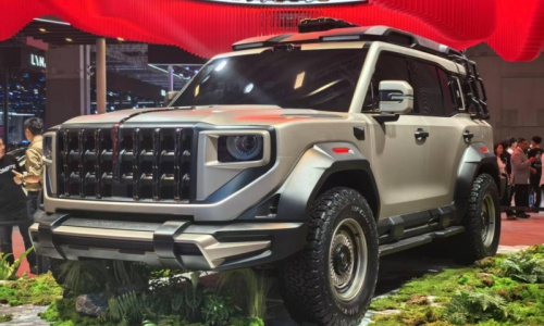 Замечен первый внедорожник Hongqi с четырьмя электромоторами