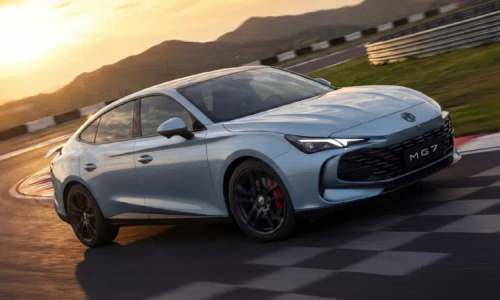 Электрический преемник седана MG7 был замечен в Китае