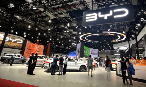 Ценовая война продолжается: BYD, Tesla и Xiaomi запускают 7-летние кредиты для борьбы с падением продаж в 2026 году