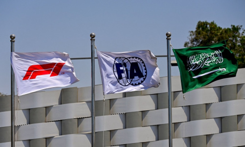 Гонки Формулы-1 в Бахрейне и Саудовской Аравии под вопросом на фоне конфликта на Ближнем Востоке