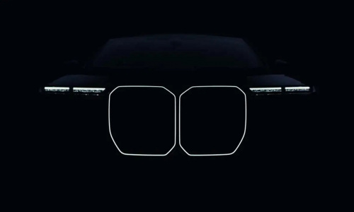 Новый BMW 7-й серии сохранит огромную решетку радиатора и раздельные фары
