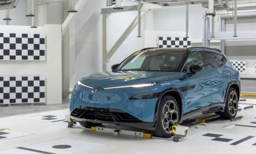 Volkswagen ID. Unix 08 с технологией Xpeng сошел с конвейера в Китае