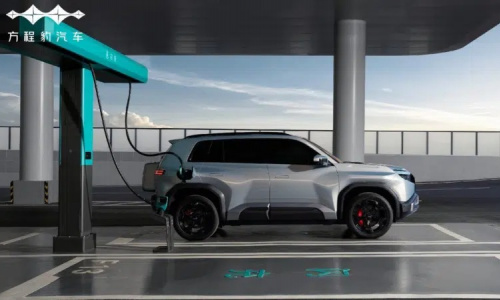 BYD представил обновленные модели Fang Cheng Bao Ti3 и Ti7 с функцией подзарядки от вспышки