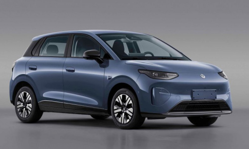 Новый Leapmotor B03 станет просторным конкурентом Renault 5