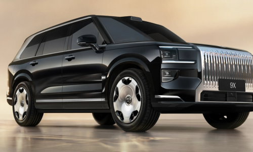 Geely сообщила о рекордных продажах в первом квартале, поскольку экспорт стимулирует рост продаж в NEV