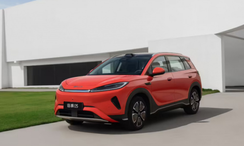 Компания BYD представляет новый Sealion 05 в вариантах EV и DM-i в преддверии презентации 20 апреля