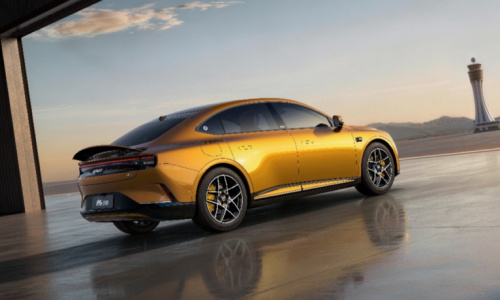 Новые модели – от мини электро-кара Smart № 2 до 4,96-метрового седана Smart № 6 - дебютируют 22 апреля в преддверии Пекинского автосалона