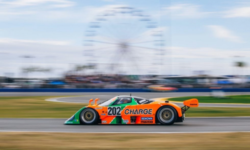 Посмотрите, как восстанавливают один из самых легендарных гоночных автомобилей Mazda Le-Mans